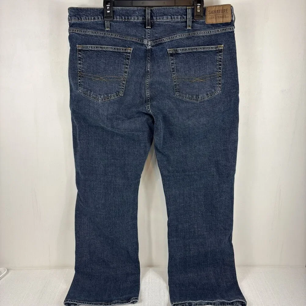 Signature Levi Strauss Men's Bootcut Jeans Size 40x30‎ Medium Wash